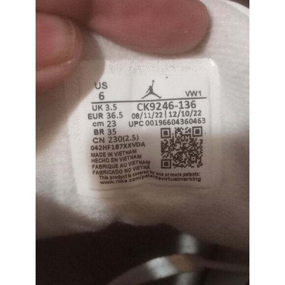 Air Jordan 3 Retro Shoes Womens Size 6 White Cement Lucky Green CK9246-136 OG - Picture 2 of 13